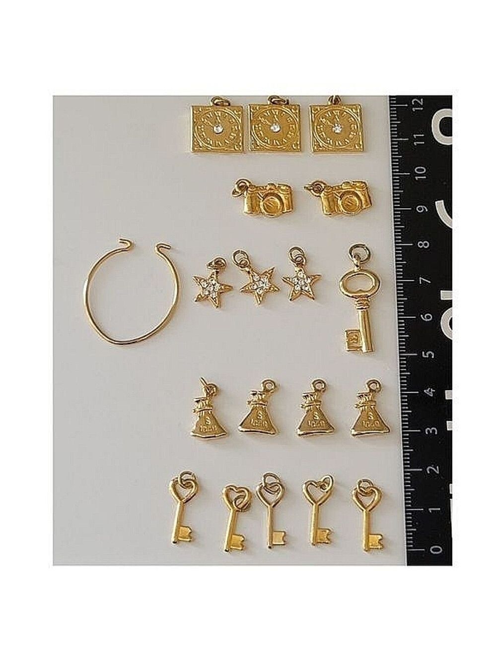 Charms 𝅺Bundle of Gold Tone Charms #0034